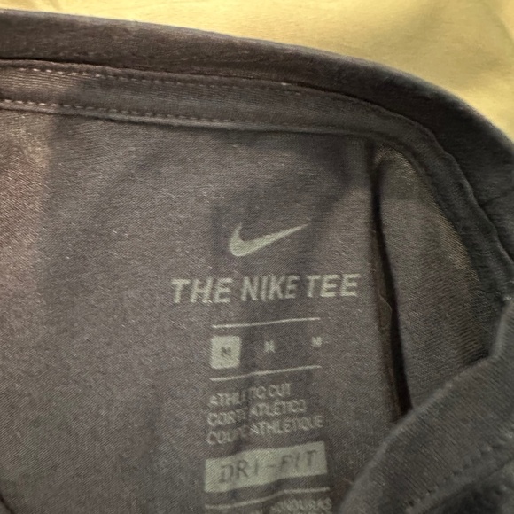 Nike Dri-fit - Seahawks t-shirt - with hawk! - Picture 3 of 3